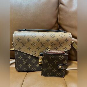 AUTHENTIC Louie Vuitton Wallet 💜